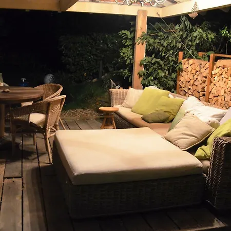 ホームステイ Gaestezimmer Mit Garten In Fischeln クレーフェルト